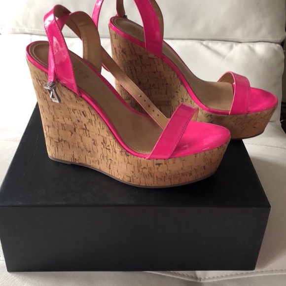 Pink Wedge Schiltz - Picture 1 of 3